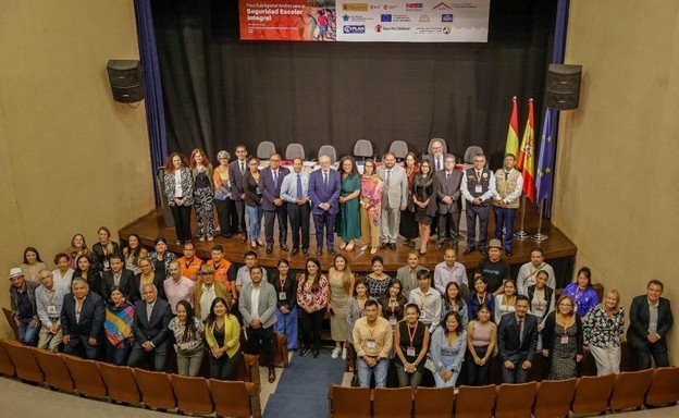 Image: Group photo of the Forum Participants - Credits to AECID Training Center, Santa Cruz de la Sierra, Bolivia.
